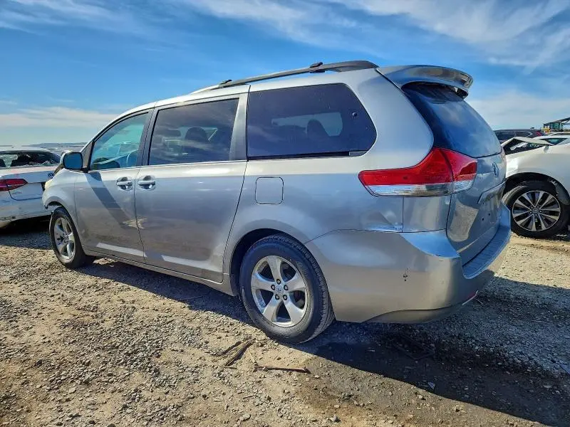 2012 TOYOTA SIENNA LE  