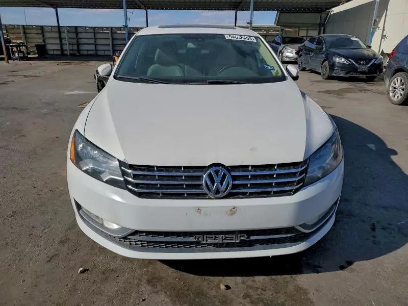 2012 VOLKSWAGEN PASSAT SEL  