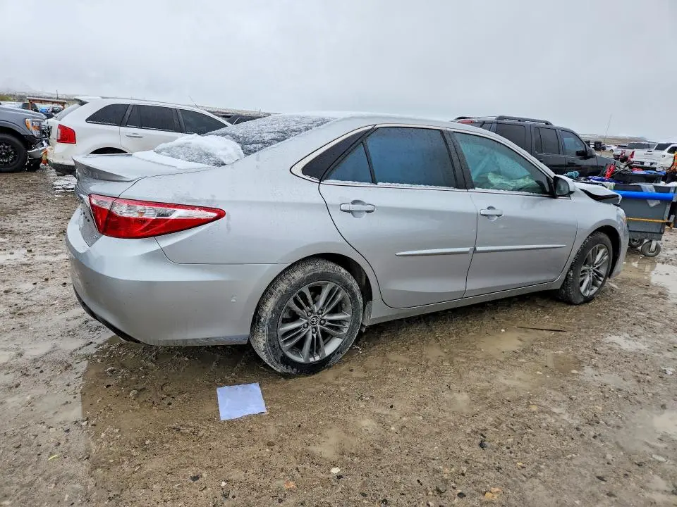 2016 TOYOTA CAMRY SE  