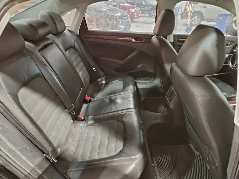 2013 VOLKSWAGEN PASSAT SEL  