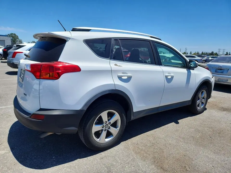 2015 TOYOTA RAV4 XLE  