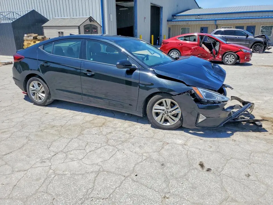 2019 HYUNDAI ELANTRA SEL  