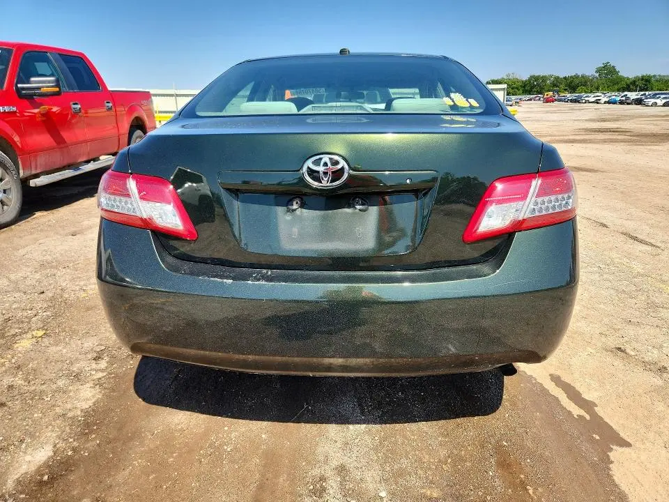 2011 TOYOTA CAMRY LE  
