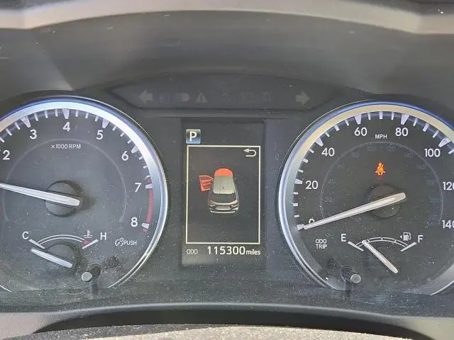 2017 TOYOTA HIGHLANDER SE  