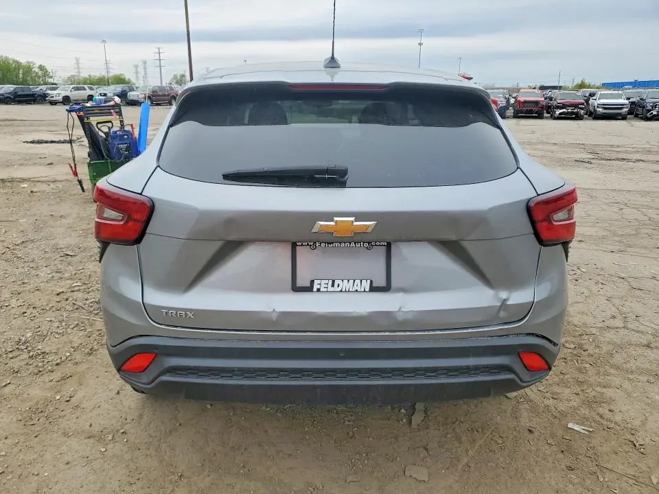 2024 CHEVROLET TRAX LS  