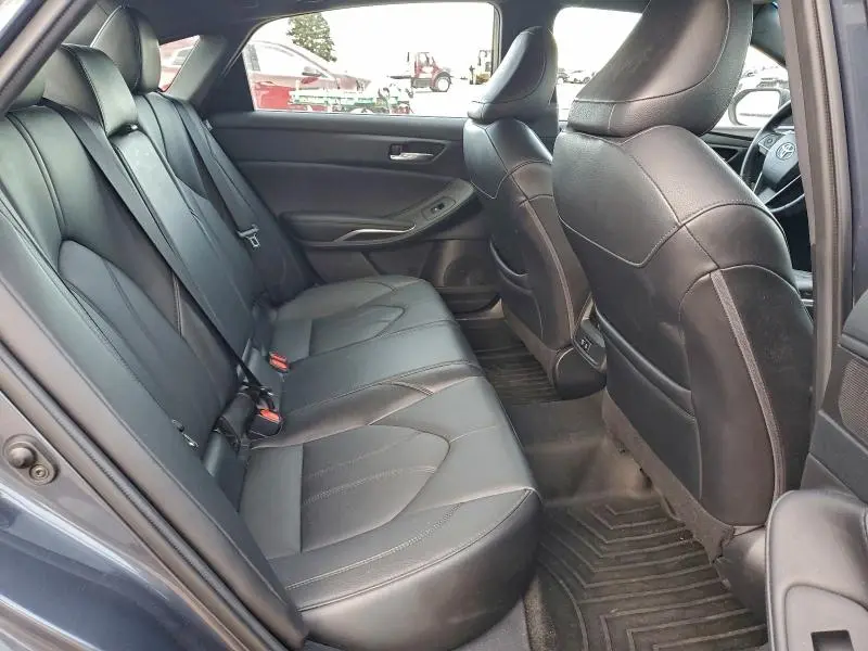 2022 TOYOTA AVALON XLE  