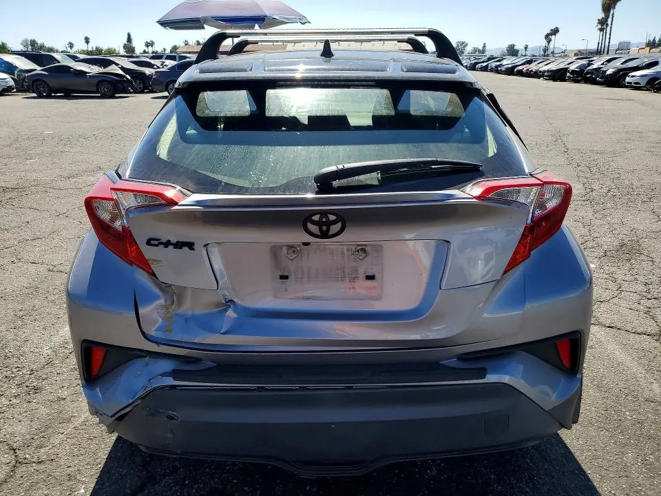 2020 TOYOTA C-HR XLE  