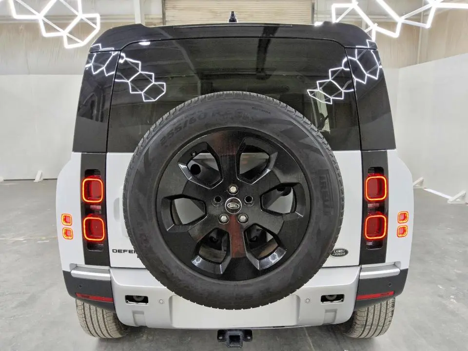 2020 LAND ROVER DEFENDER 110 HSE  