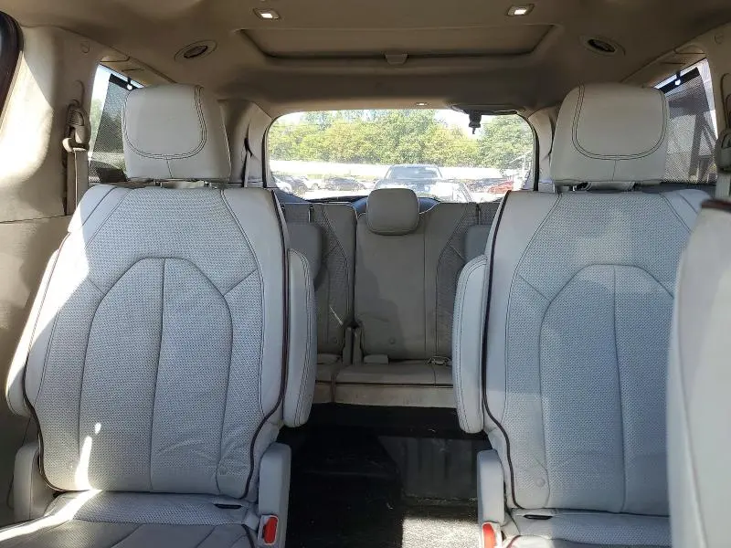 2017 CHRYSLER PACIFICA LIMITED  