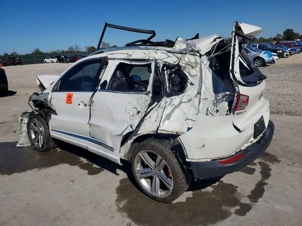 2014 VOLKSWAGEN TIGUAN S  