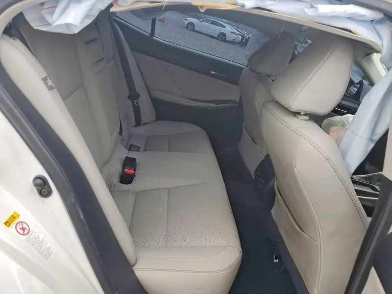2016 LEXUS IS 200T  