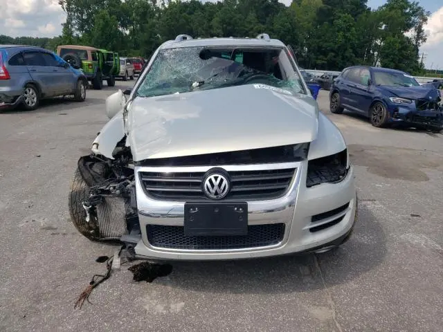 2010 VOLKSWAGEN TOUAREG TDI  