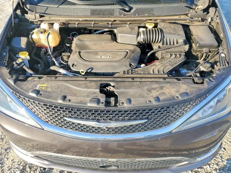 2017 CHRYSLER PACIFICA LIMITED  