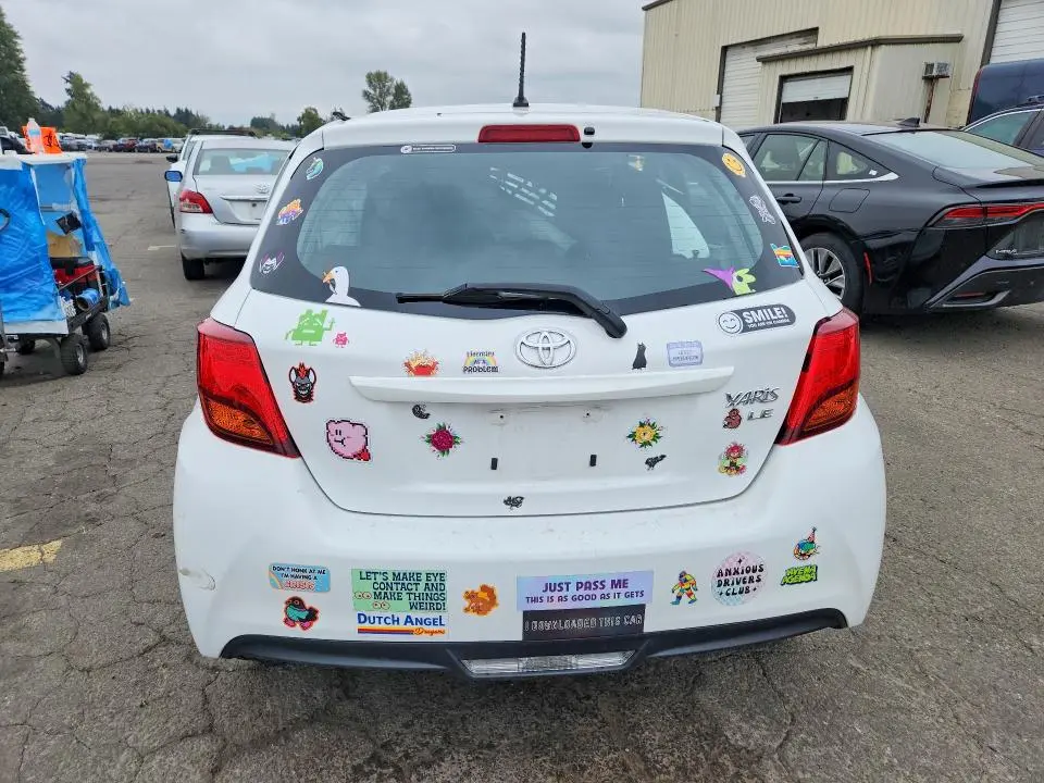 2015 TOYOTA YARIS 5-DOOR LE  