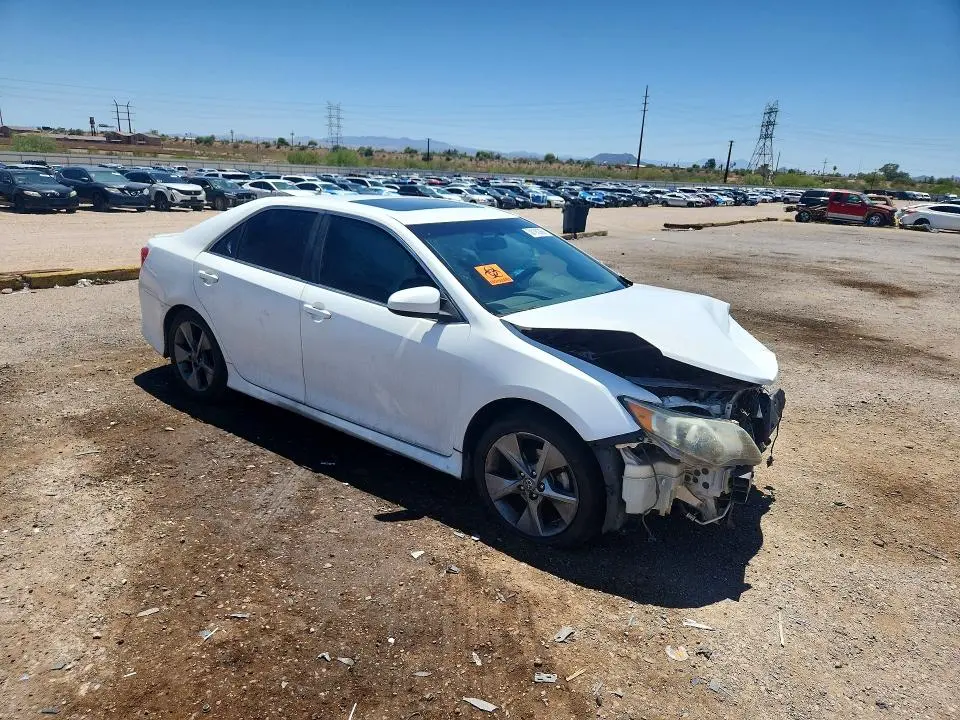 2012 TOYOTA CAMRY SE V6  