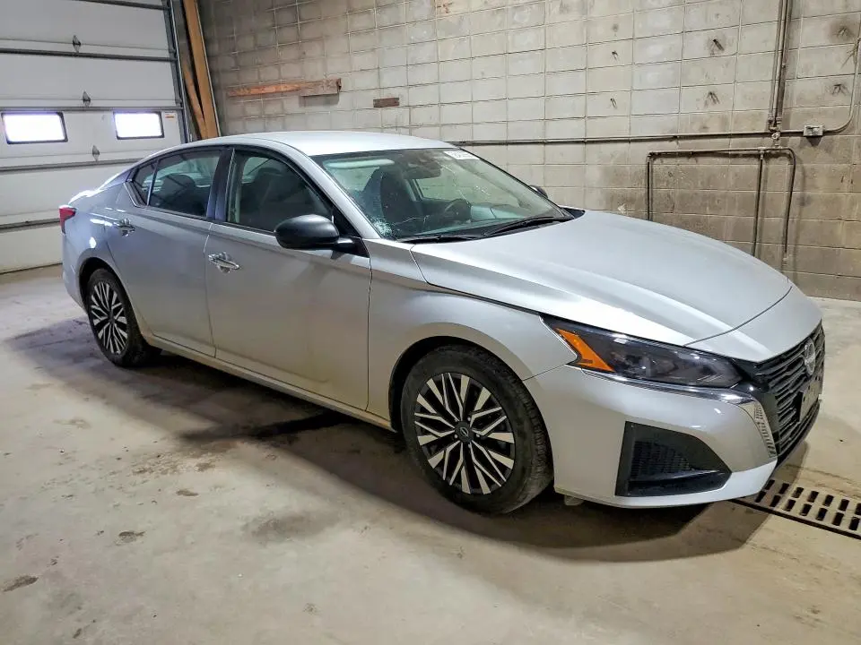 2024 NISSAN ALTIMA SV  