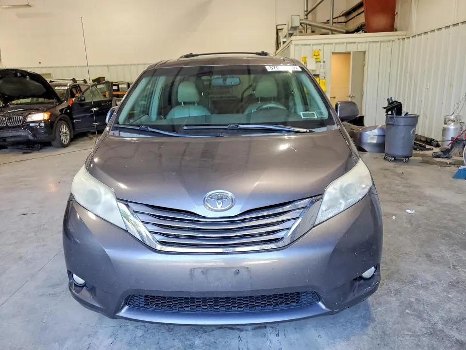 2011 TOYOTA SIENNA XLE 7-PASSENGER  