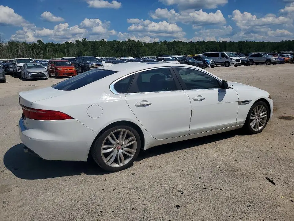 2016 JAGUAR XF PRESTIGE  