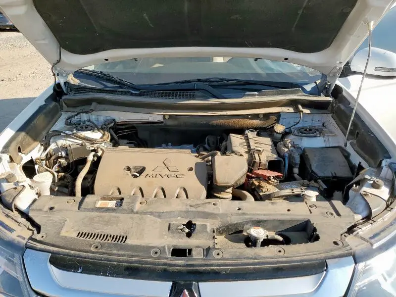 2018 MITSUBISHI OUTLANDER SE  