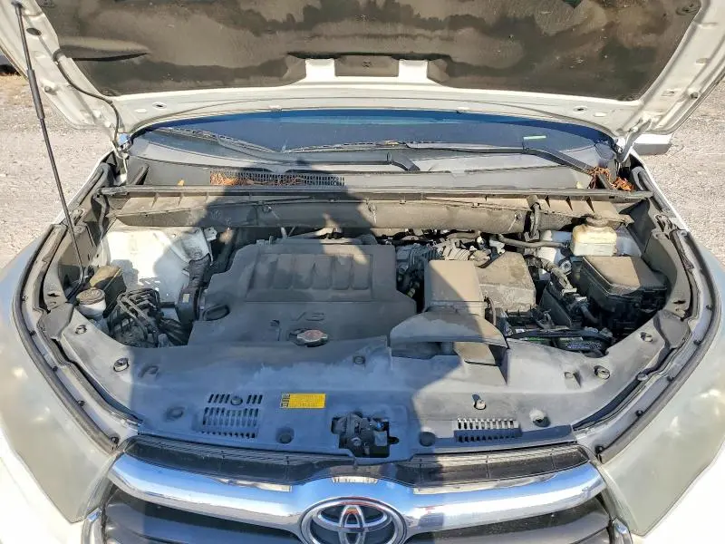 2016 TOYOTA HIGHLANDER LE PLUS  