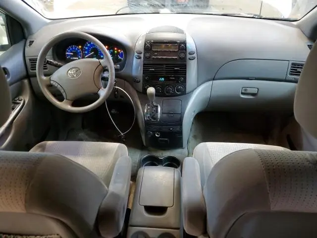 2010 TOYOTA SIENNA CE  