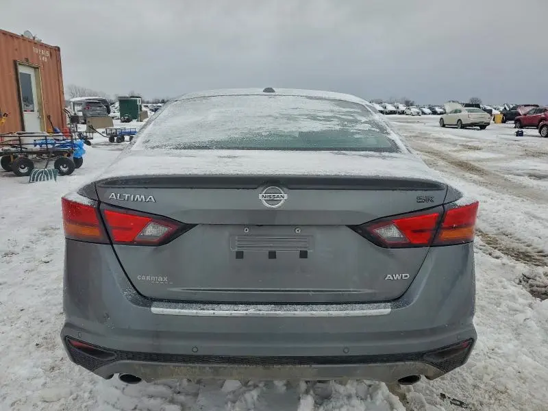 2022 NISSAN ALTIMA SR  