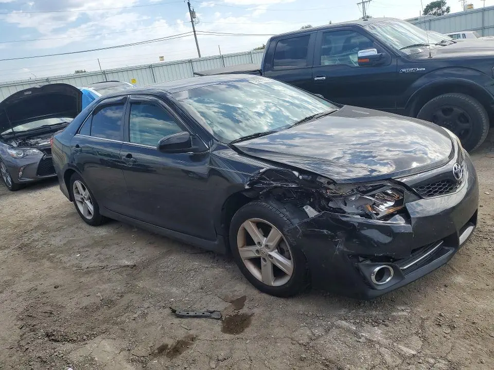 2013 TOYOTA CAMRY SE  