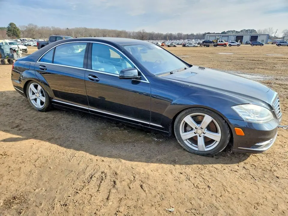 2013 MERCEDES-BENZ S 550  