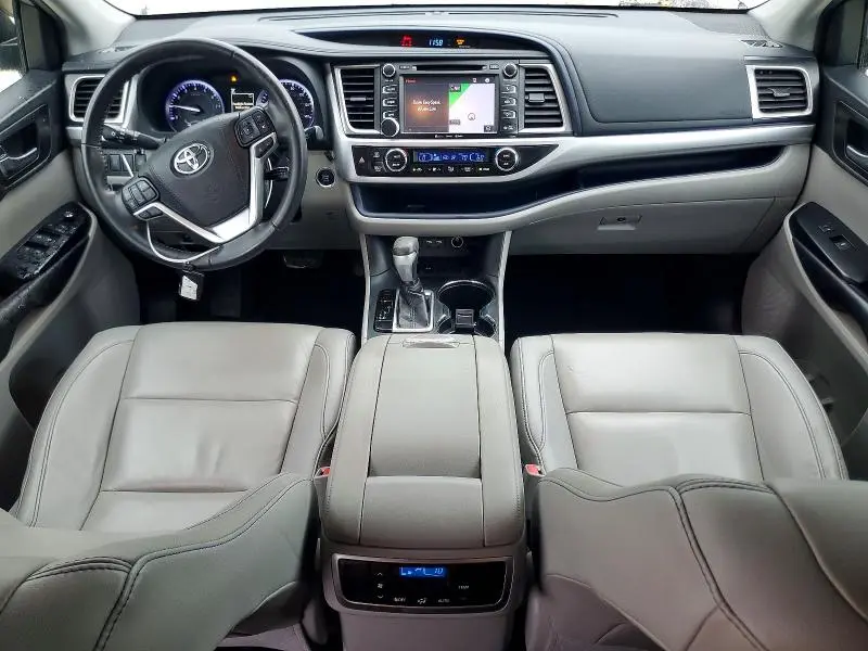 2019 TOYOTA HIGHLANDER XLE  