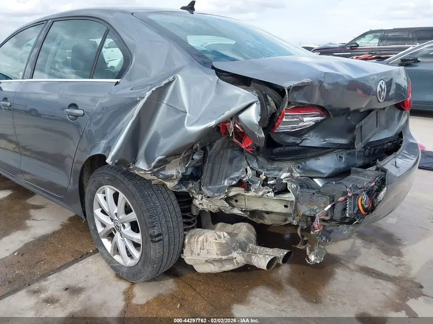 2013 VOLKSWAGEN JETTA SE