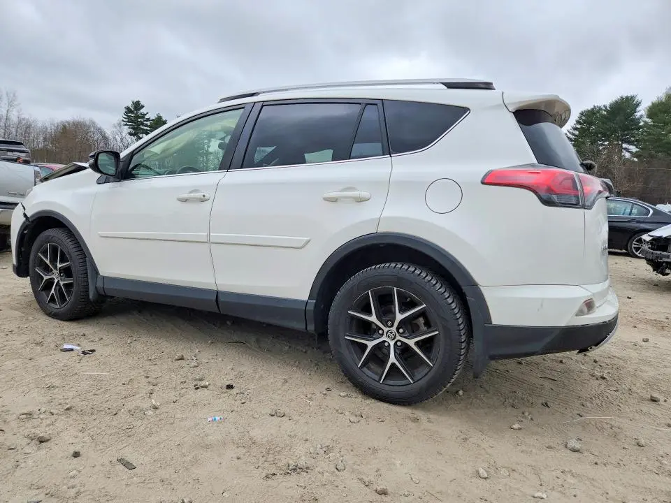2016 TOYOTA RAV4 SE  