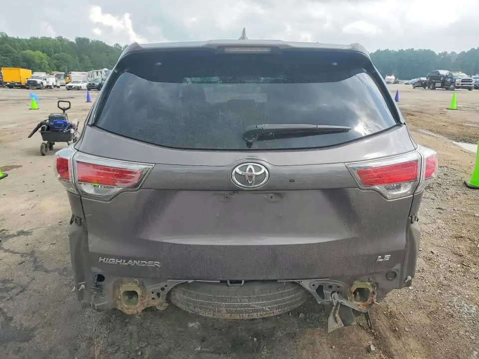 2015 TOYOTA HIGHLANDER LE PLUS  