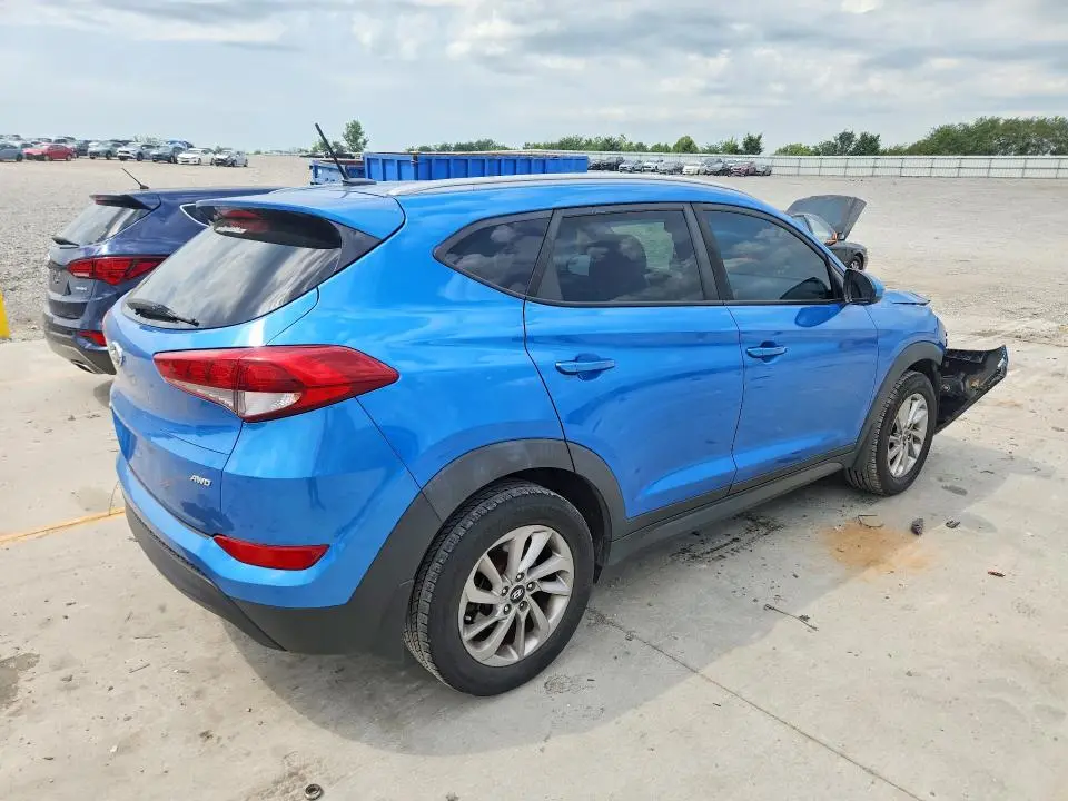 2016 HYUNDAI TUCSON SE  