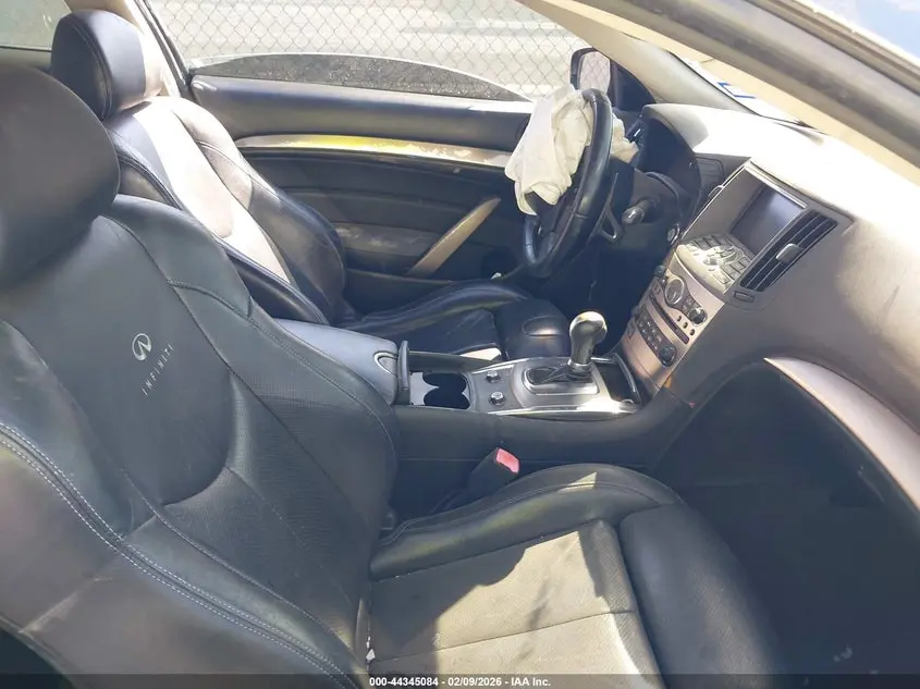 2010 INFINITI G37 JOURNEY