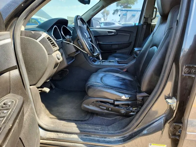 2011 CHEVROLET TRAVERSE LT  