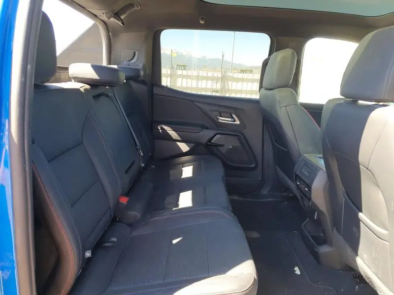 2025 CHEVROLET SILVERADO RST  