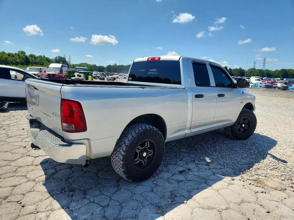 2016 RAM 1500 ST  