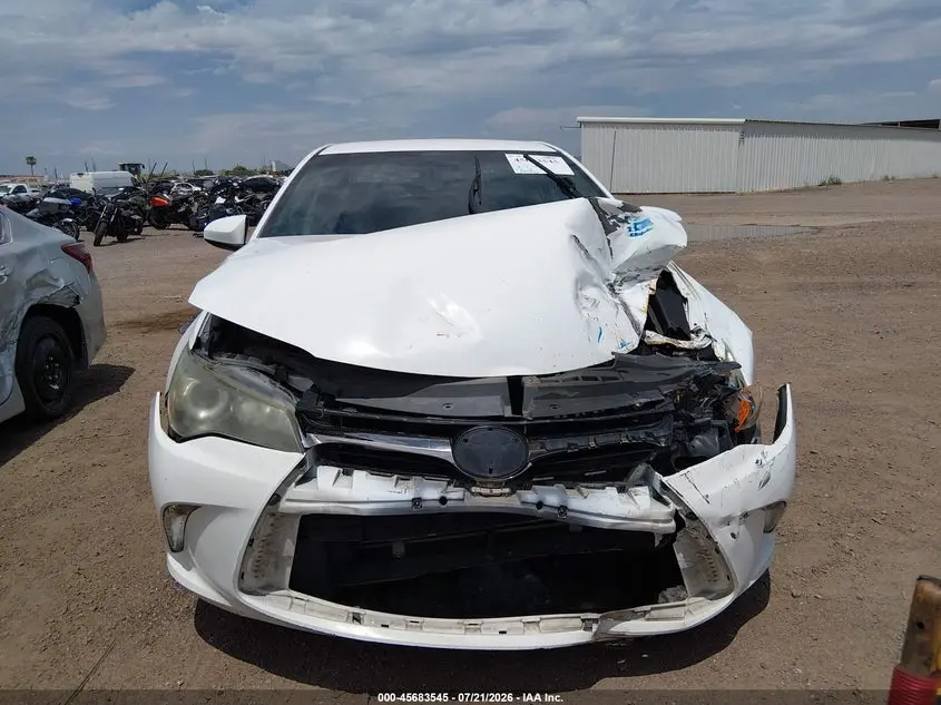2016 TOYOTA CAMRY SE