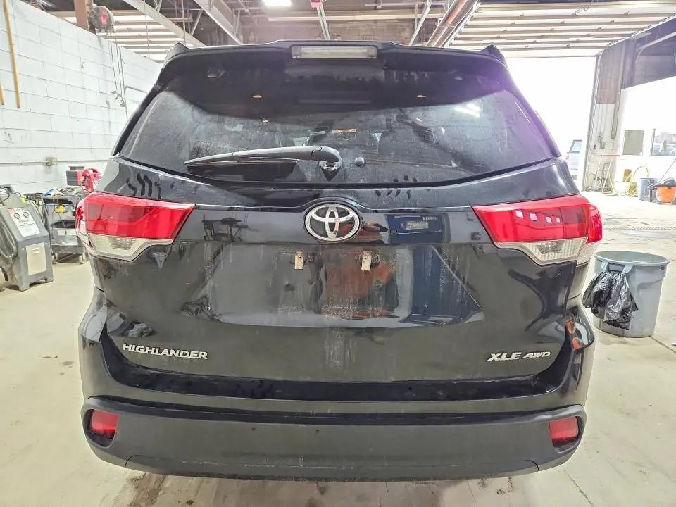 2017 TOYOTA HIGHLANDER XLE  
