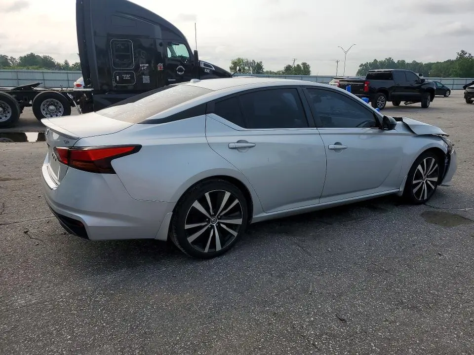 2021 NISSAN ALTIMA SR  