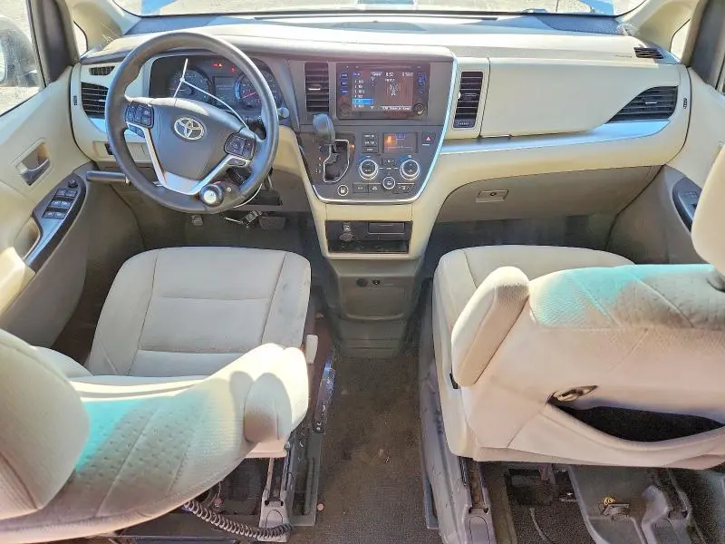 2015 TOYOTA SIENNA LE  