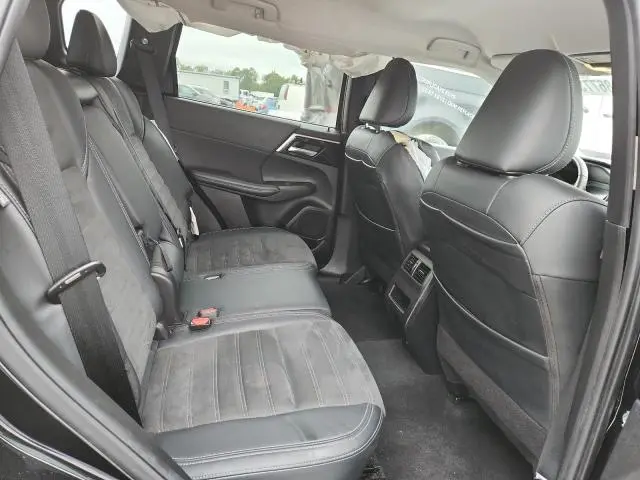 2024 MITSUBISHI OUTLANDER SE  