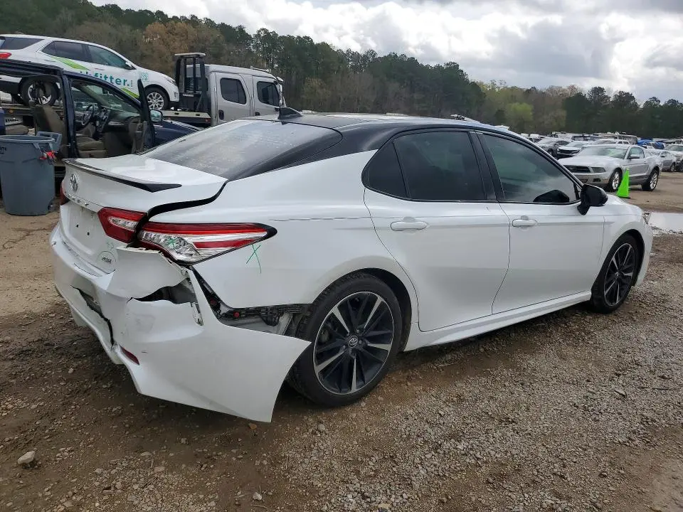 2020 TOYOTA CAMRY XSE  