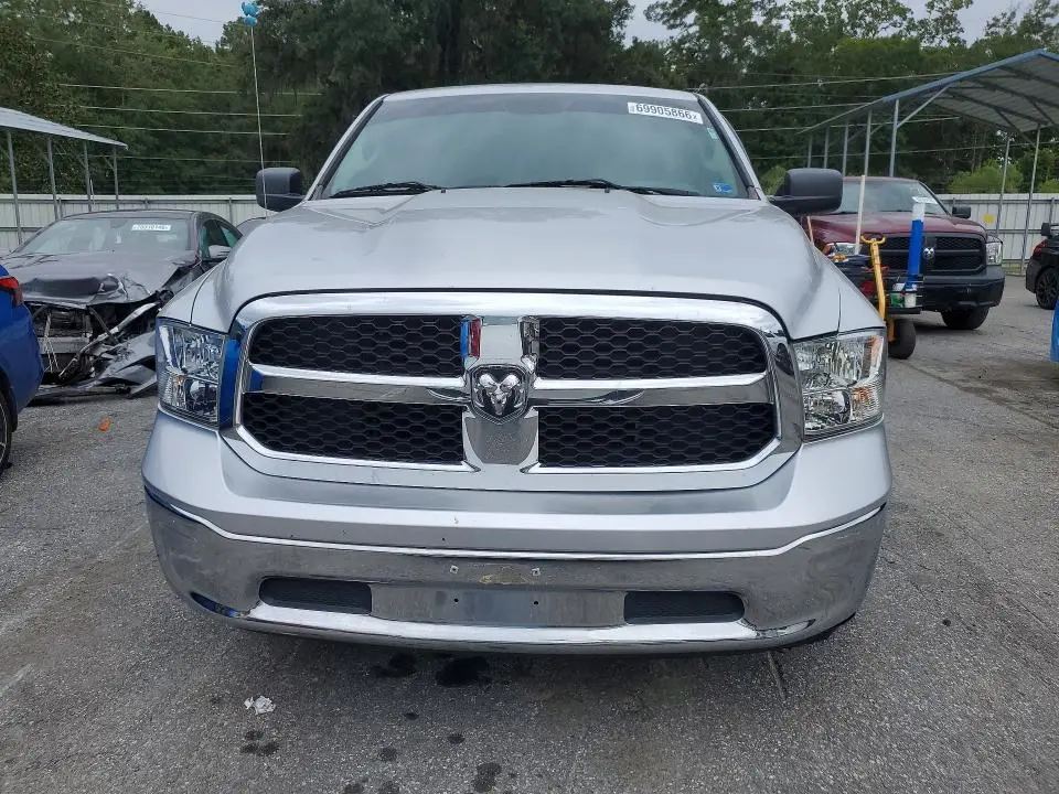 2017 RAM 1500 SLT  