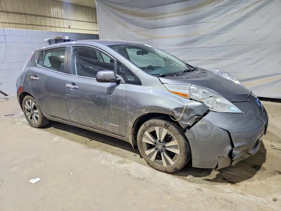 2017 NISSAN LEAF SV  