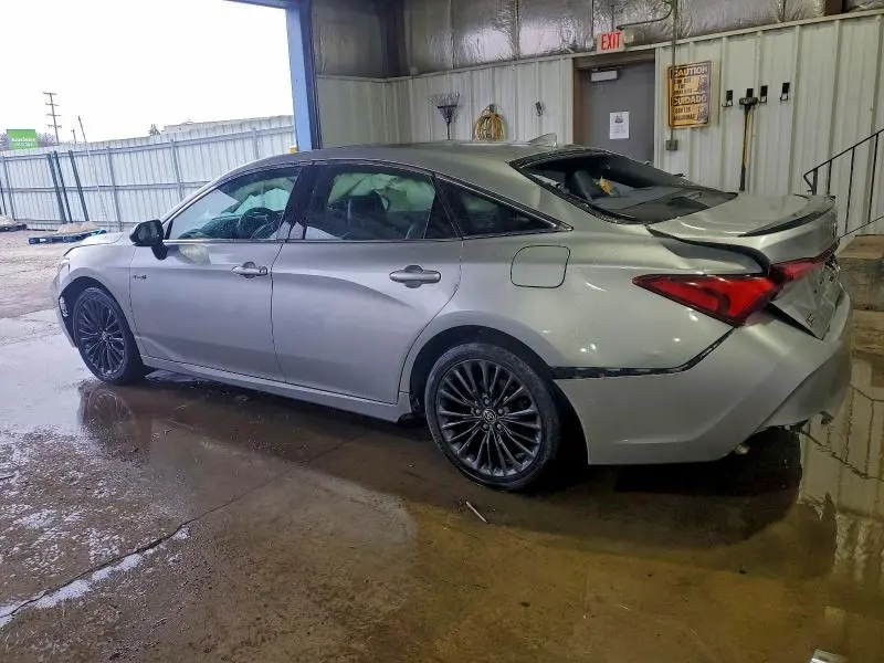2021 TOYOTA AVALON XSE  