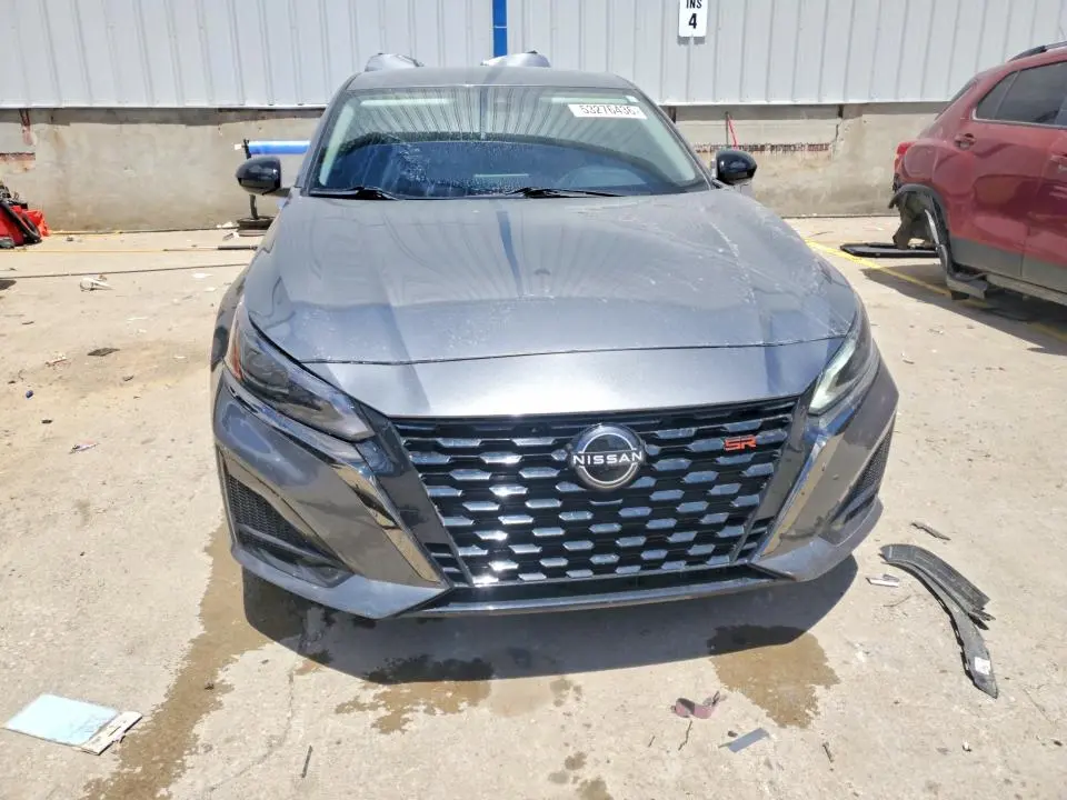 2024 NISSAN ALTIMA SR  
