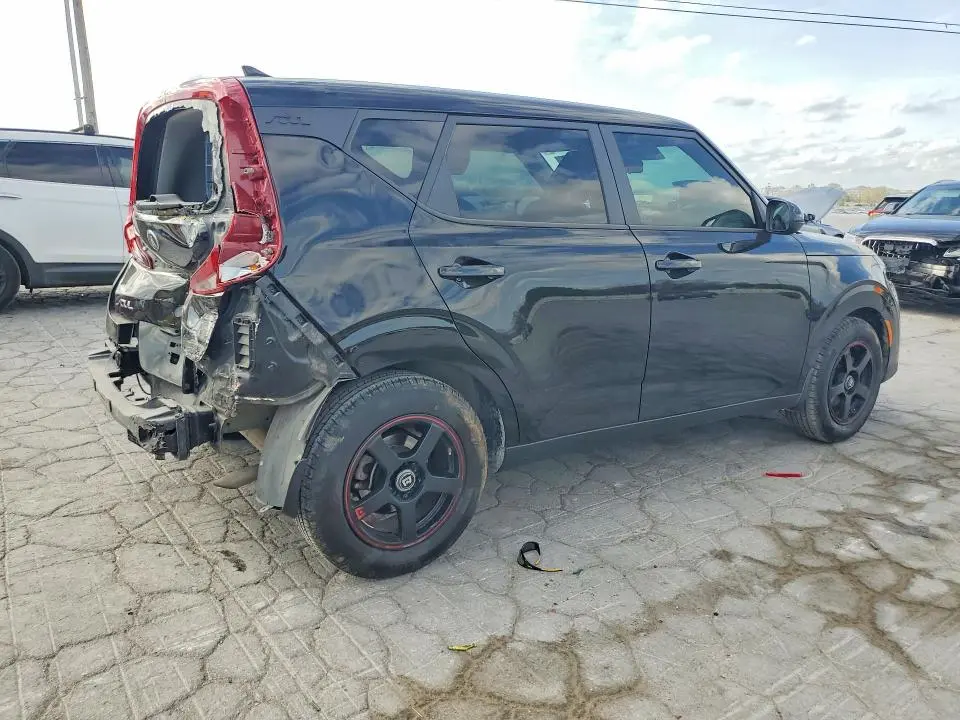 2020 KIA SOUL LX  