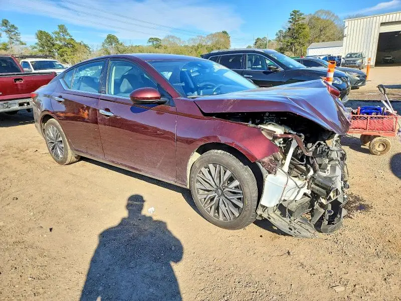 2023 NISSAN ALTIMA SV  