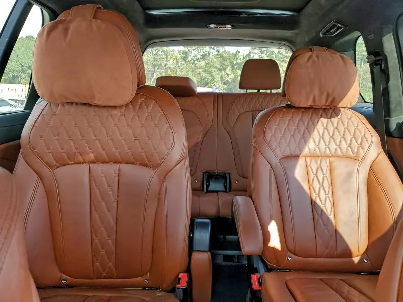 2024 BMW X7   